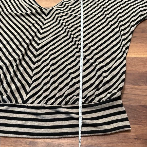 Black and tan Striped V-Neck Top - Picture 8 of 8